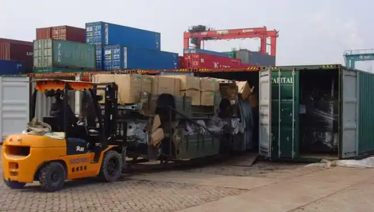 海内海运中什么是客栈转运及港内装箱拆箱，，，，，，流程是怎么样的？？？？？？